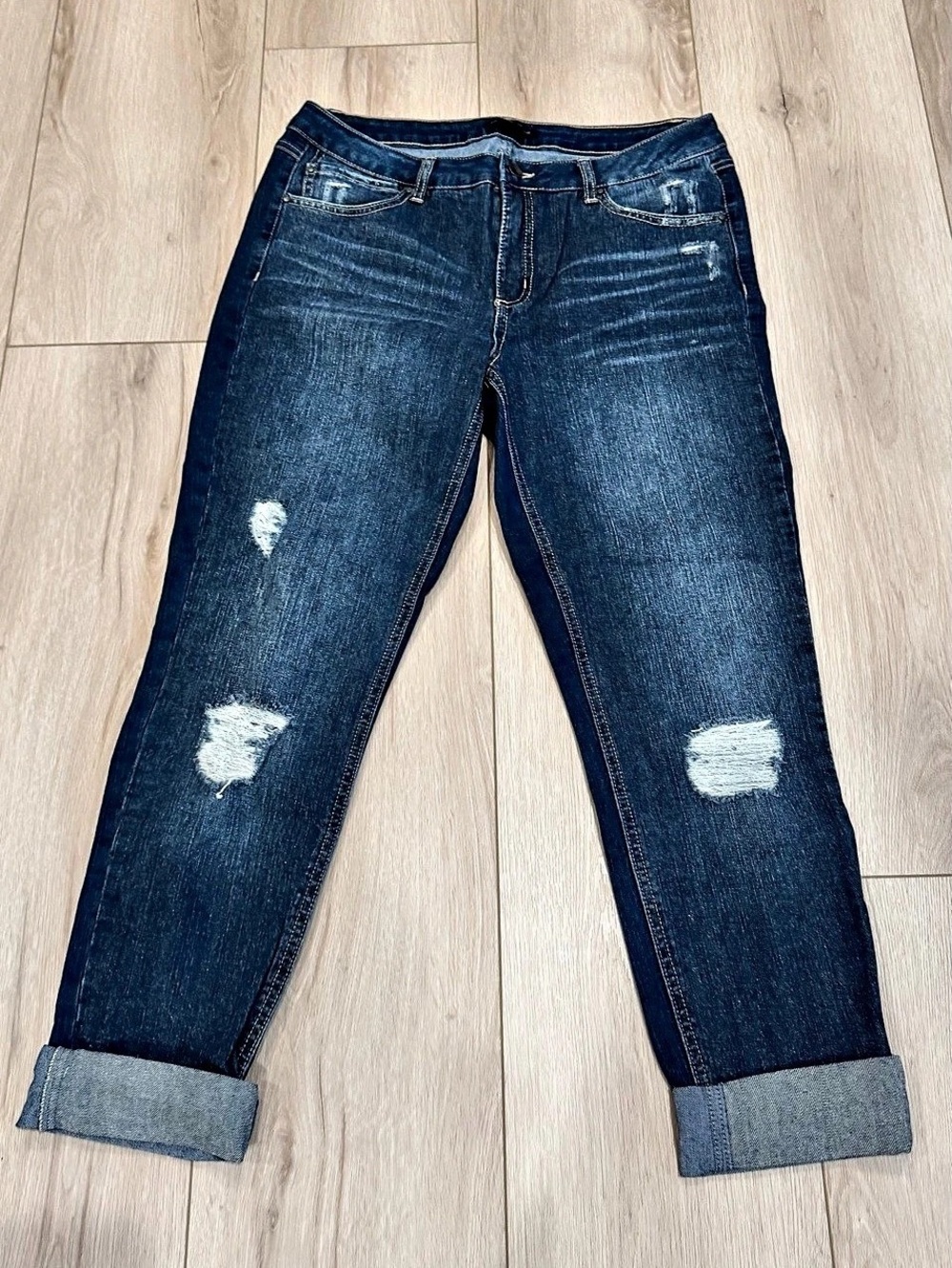 Signature Studio Distressed Cuffed Jeans
